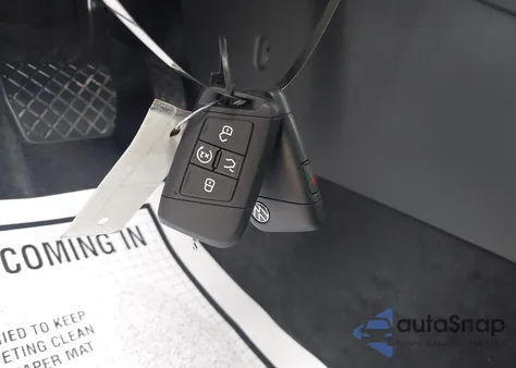 2024 Volkswagen Jetta 1.5T Se from USA, damaged, VIN 3VWEM7BU4RM068554